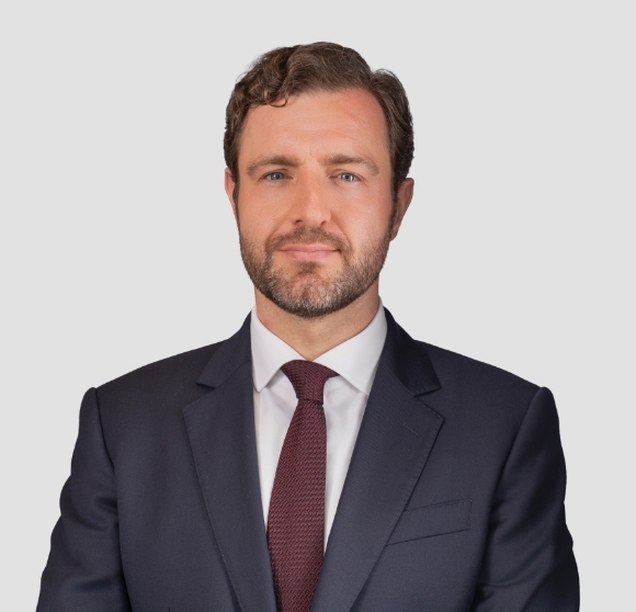 headshot for Gordon Davidson, Co-Head of Private Equity, Partner, Broadfield Asia